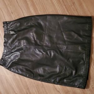 Morgan Taylor Women's Black Leather Skirt,